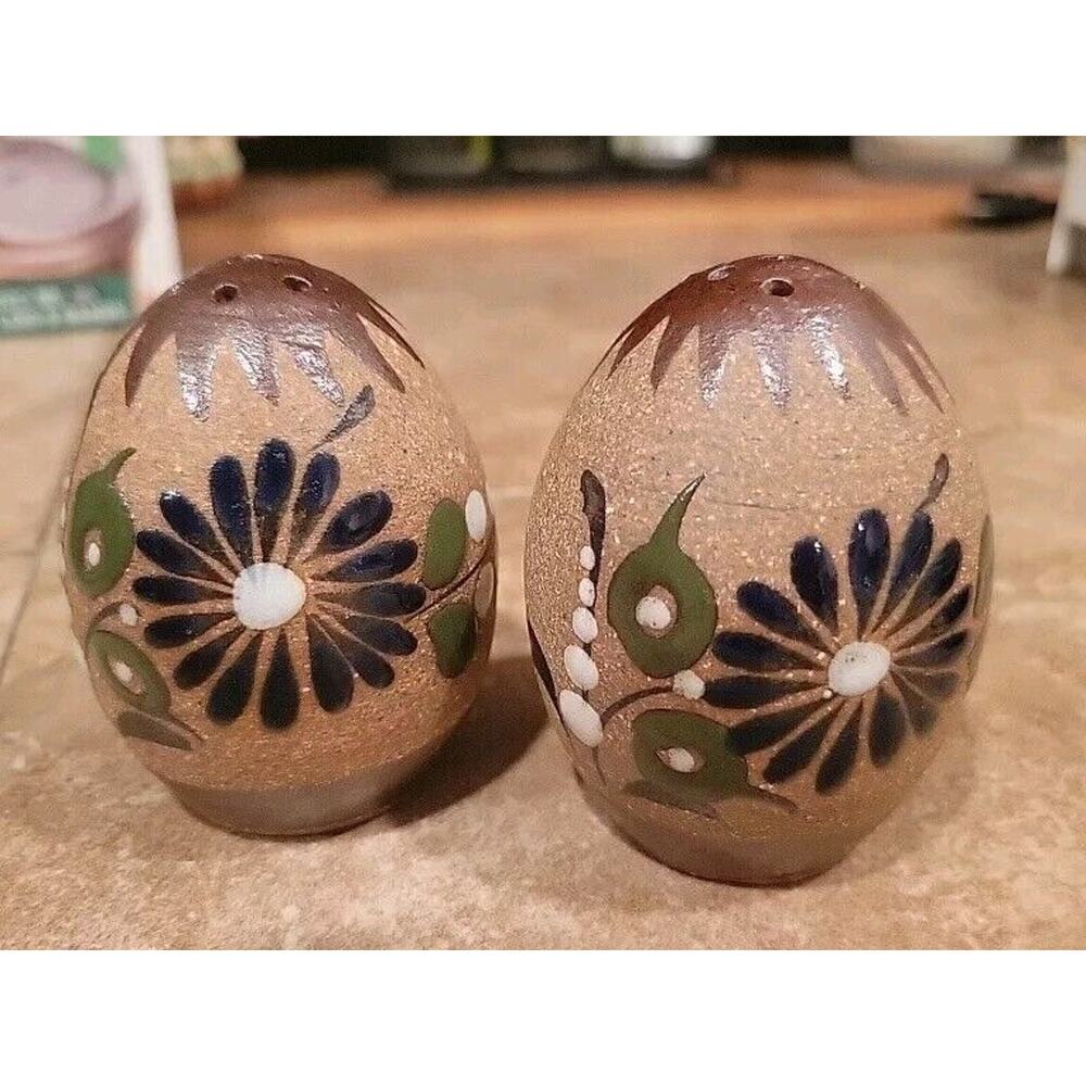 Vintage Hand Painted Mexico Tonala Mexican Pottery Salt And Pepper Shaker Floral